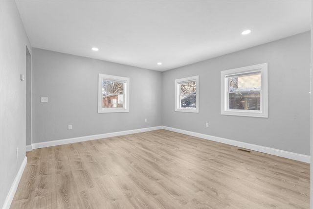 29 Hunt St, Brockton, MA 02302