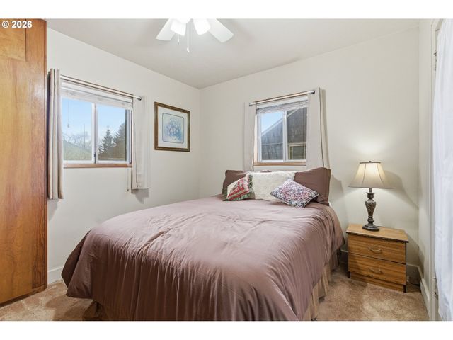 7052 N FENWICK Ave, Portland, OR 97217