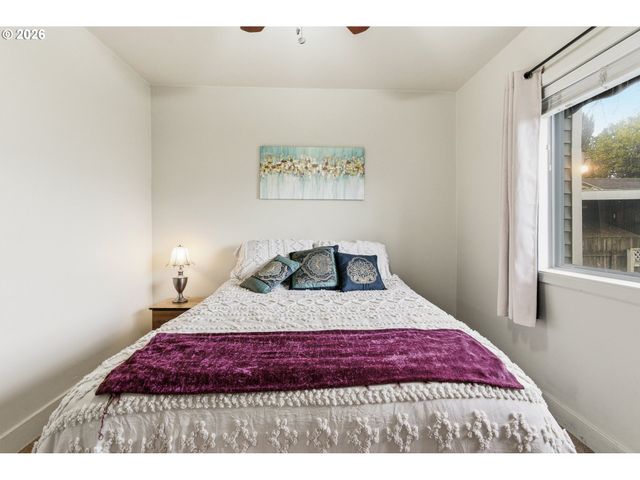 7052 N FENWICK Ave, Portland, OR 97217