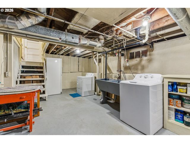 7052 N FENWICK Ave, Portland, OR 97217