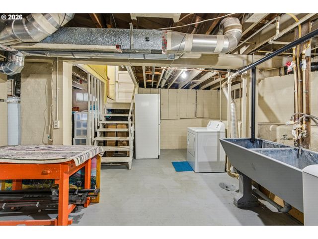 7052 N FENWICK Ave, Portland, OR 97217