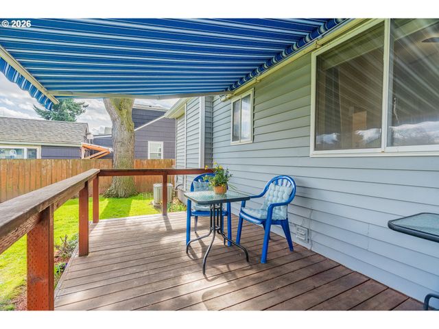 7052 N FENWICK Ave, Portland, OR 97217