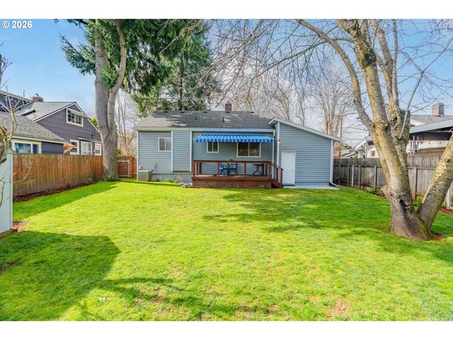 7052 N FENWICK Ave, Portland, OR 97217