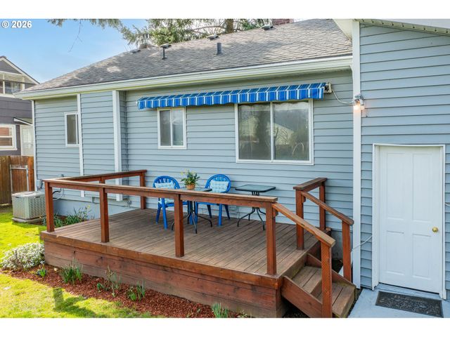 7052 N FENWICK Ave, Portland, OR 97217