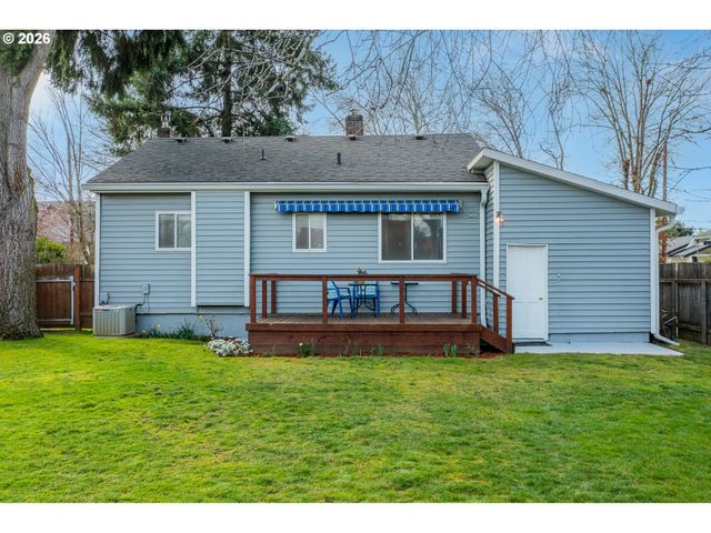 7052 N FENWICK Ave, Portland, OR 97217