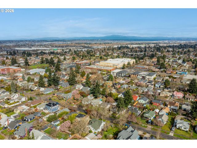 7052 N FENWICK Ave, Portland, OR 97217