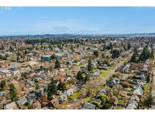 7052 N FENWICK Ave, Portland, OR 97217