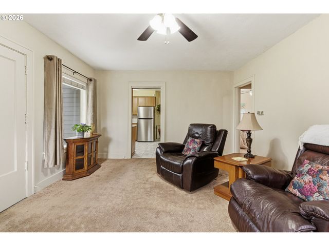 7052 N FENWICK Ave, Portland, OR 97217