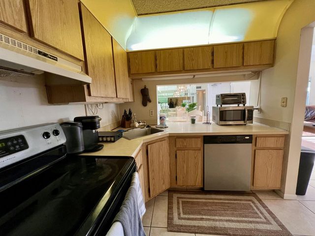 1111 Green Pine Boulevard G3, West Palm Beach, FL 33409