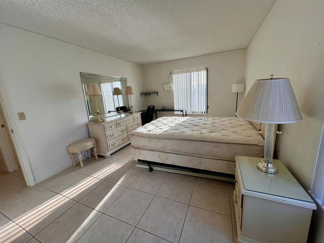 1111 Green Pine Boulevard G3, West Palm Beach, FL 33409