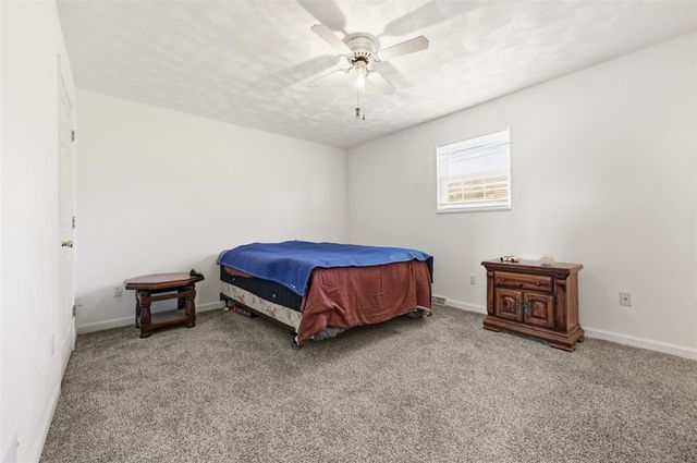 1050 Lynn Portal Road, Canton Twp, PA 15301