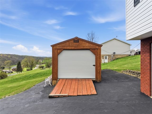 1050 Lynn Portal Road, Canton Twp, PA 15301