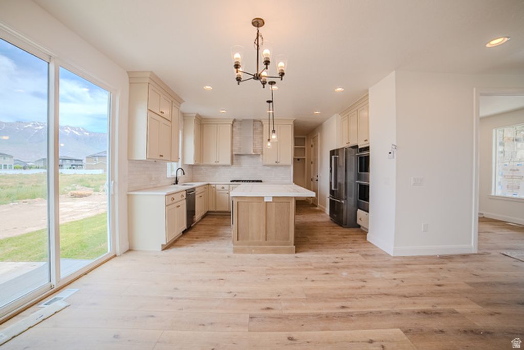 Image 27 of property listing at 152 W BIRDS EYE LN #4311, Vineyard, UT 84059