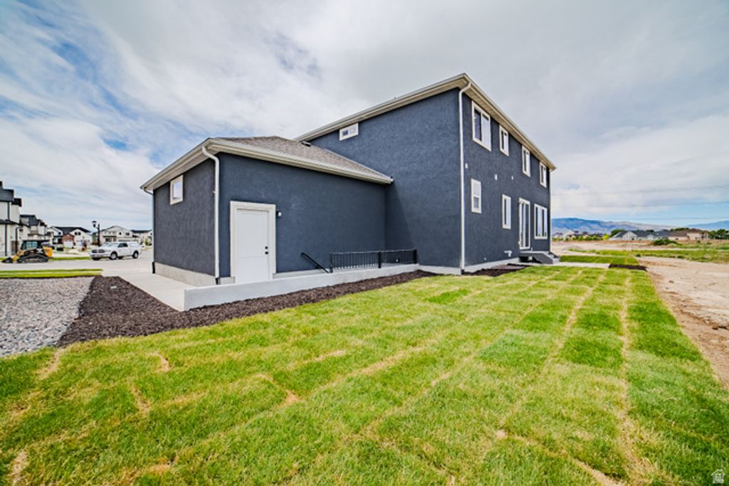 Image 5 of property listing at 152 W BIRDS EYE LN #4311, Vineyard, UT 84059