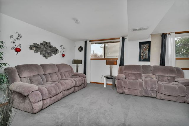 334 Hemlock Avenue, Romeoville, IL 60446