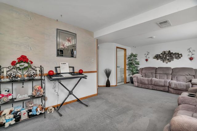 334 Hemlock Avenue, Romeoville, IL 60446