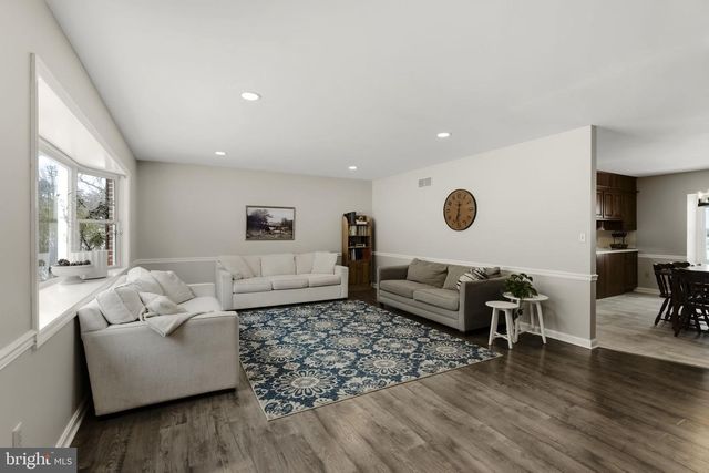 159 EDGEWOOD DR, New Holland, PA 17557