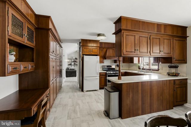 159 EDGEWOOD DR, New Holland, PA 17557