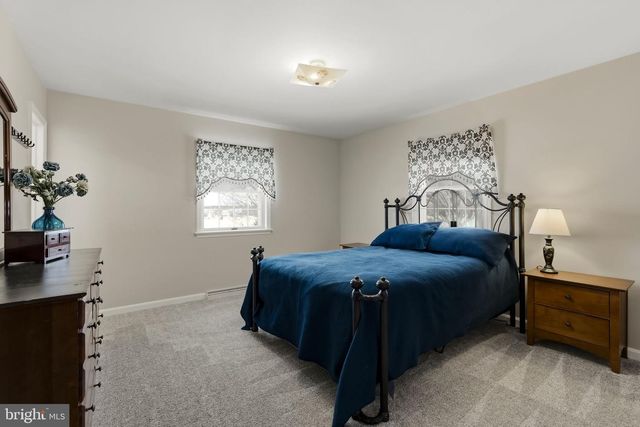 159 EDGEWOOD DR, New Holland, PA 17557