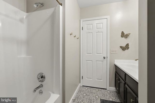 159 EDGEWOOD DR, New Holland, PA 17557