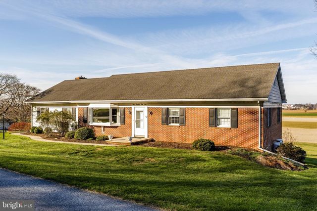 159 EDGEWOOD DR, New Holland, PA 17557