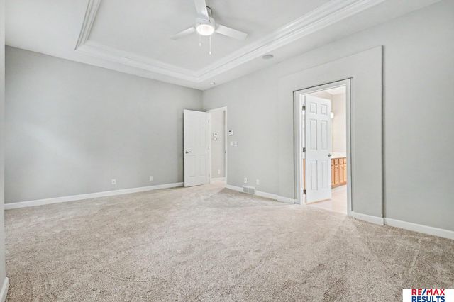 1604 S 190th Plaza, Omaha, NE 68130