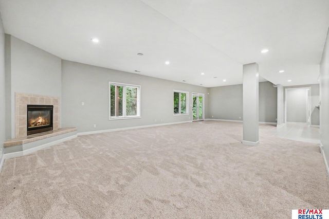 1604 S 190th Plaza, Omaha, NE 68130