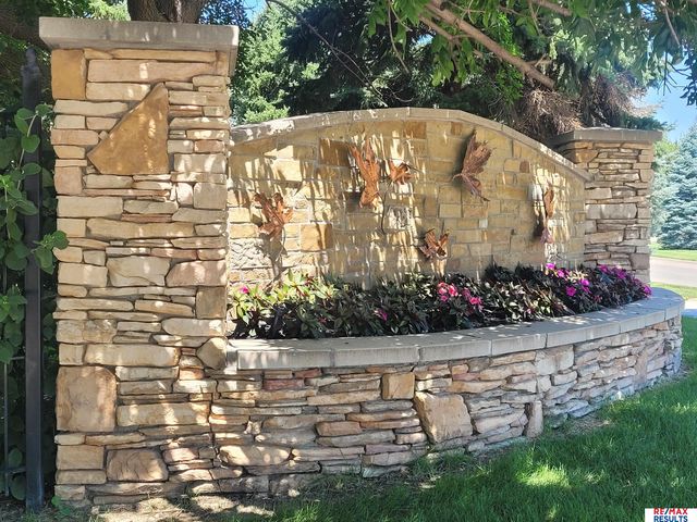1604 S 190th Plaza, Omaha, NE 68130