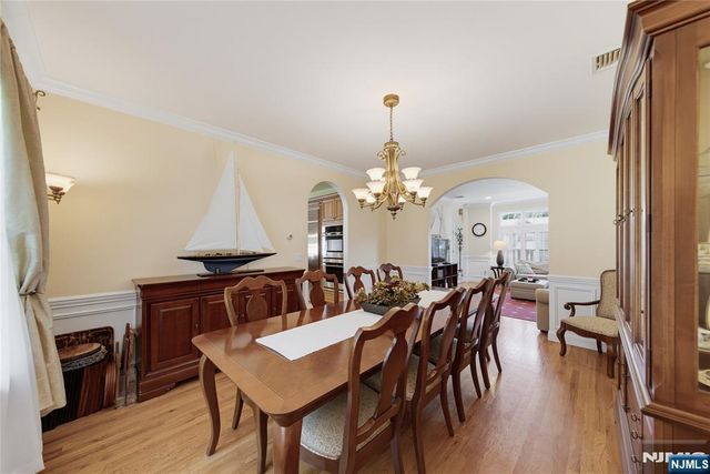 52 Robinhood Avenue, Closter, NJ 07624
