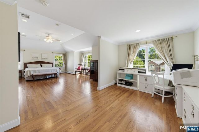 52 Robinhood Avenue, Closter, NJ 07624