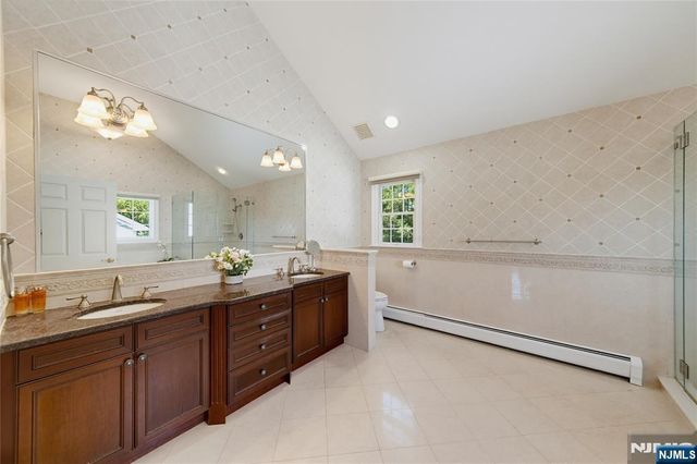 52 Robinhood Avenue, Closter, NJ 07624