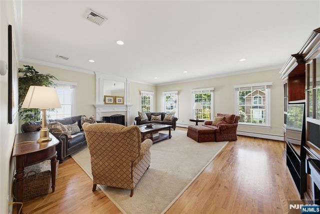 52 Robinhood Avenue, Closter, NJ 07624