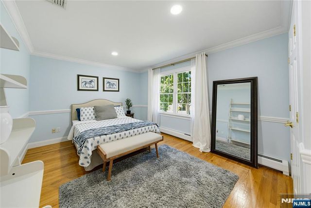 52 Robinhood Avenue, Closter, NJ 07624