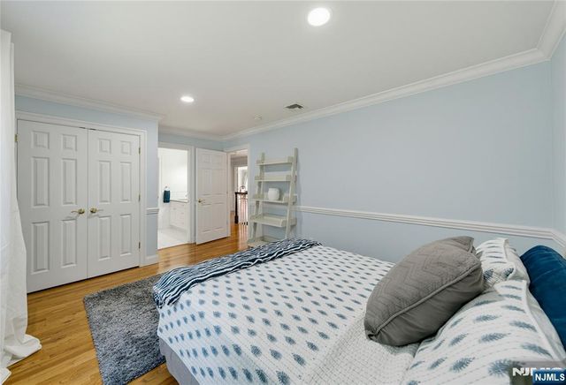 52 Robinhood Avenue, Closter, NJ 07624