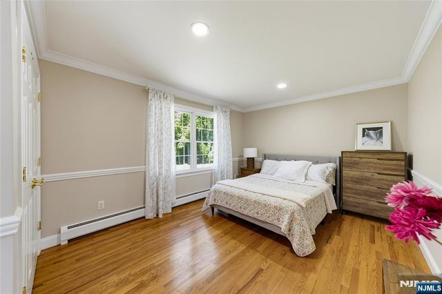 52 Robinhood Avenue, Closter, NJ 07624