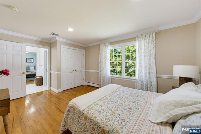 52 Robinhood Avenue, Closter, NJ 07624