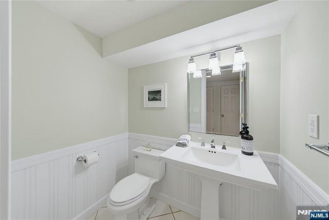 52 Robinhood Avenue, Closter, NJ 07624