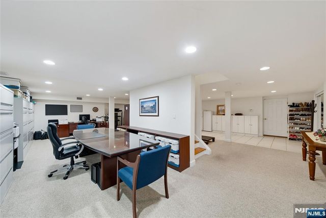 52 Robinhood Avenue, Closter, NJ 07624