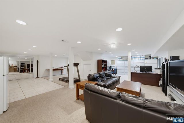 52 Robinhood Avenue, Closter, NJ 07624
