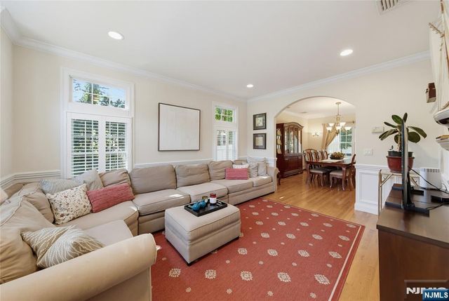 52 Robinhood Avenue, Closter, NJ 07624