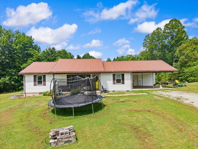 3492 Hawk Creek Road, London, KY 40741