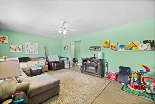 3492 Hawk Creek Road, London, KY 40741