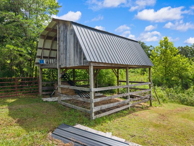3492 Hawk Creek Road, London, KY 40741