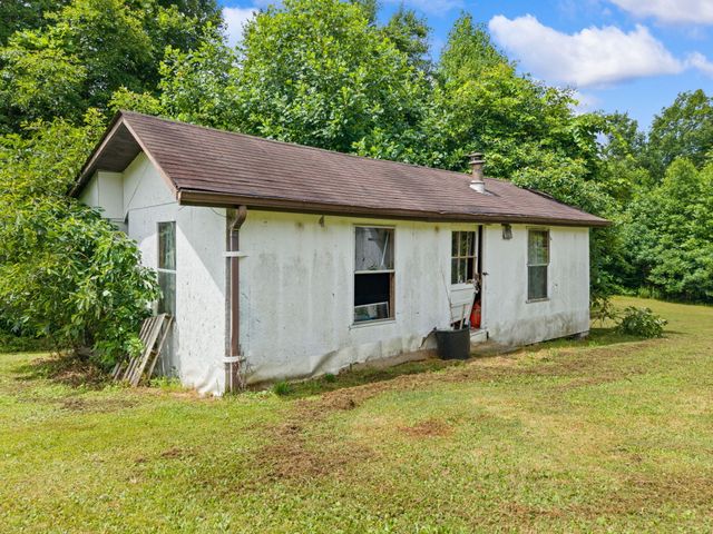 3492 Hawk Creek Road, London, KY 40741