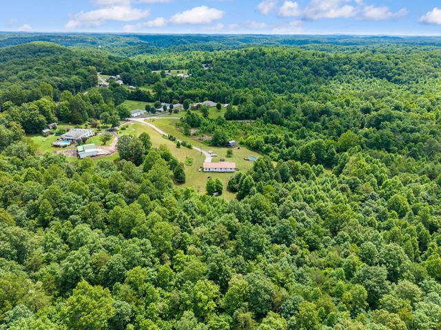 3492 Hawk Creek Road, London, KY 40741