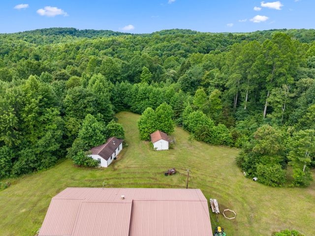 3492 Hawk Creek Road, London, KY 40741