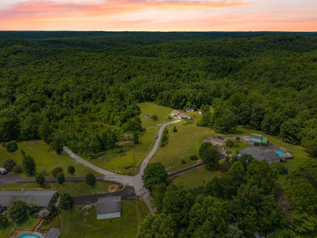 3492 Hawk Creek Road, London, KY 40741