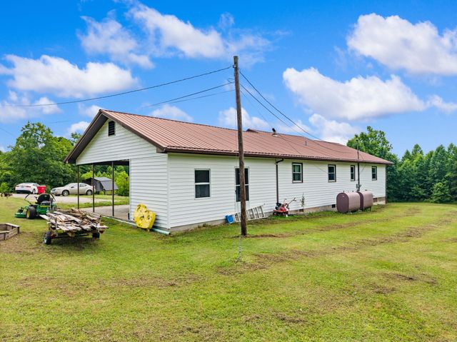 3492 Hawk Creek Road, London, KY 40741