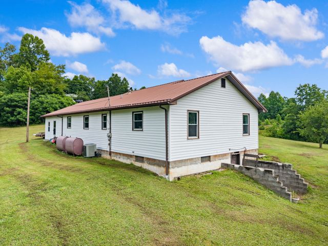 3492 Hawk Creek Road, London, KY 40741