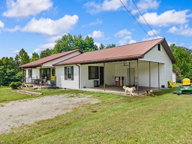 3492 Hawk Creek Road, London, KY 40741